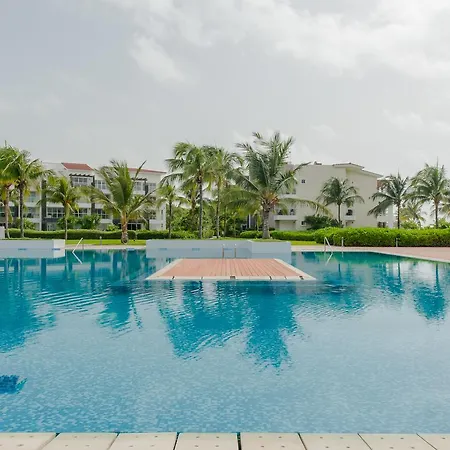 Marea Azul Condominium By Chezplaya
